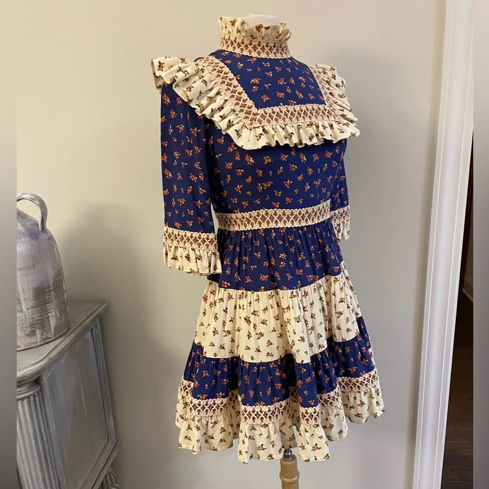 CeliaB Baldo Ruffled Crochet
Floral Print Mini Dress
Size XS - Picture 5 of 13